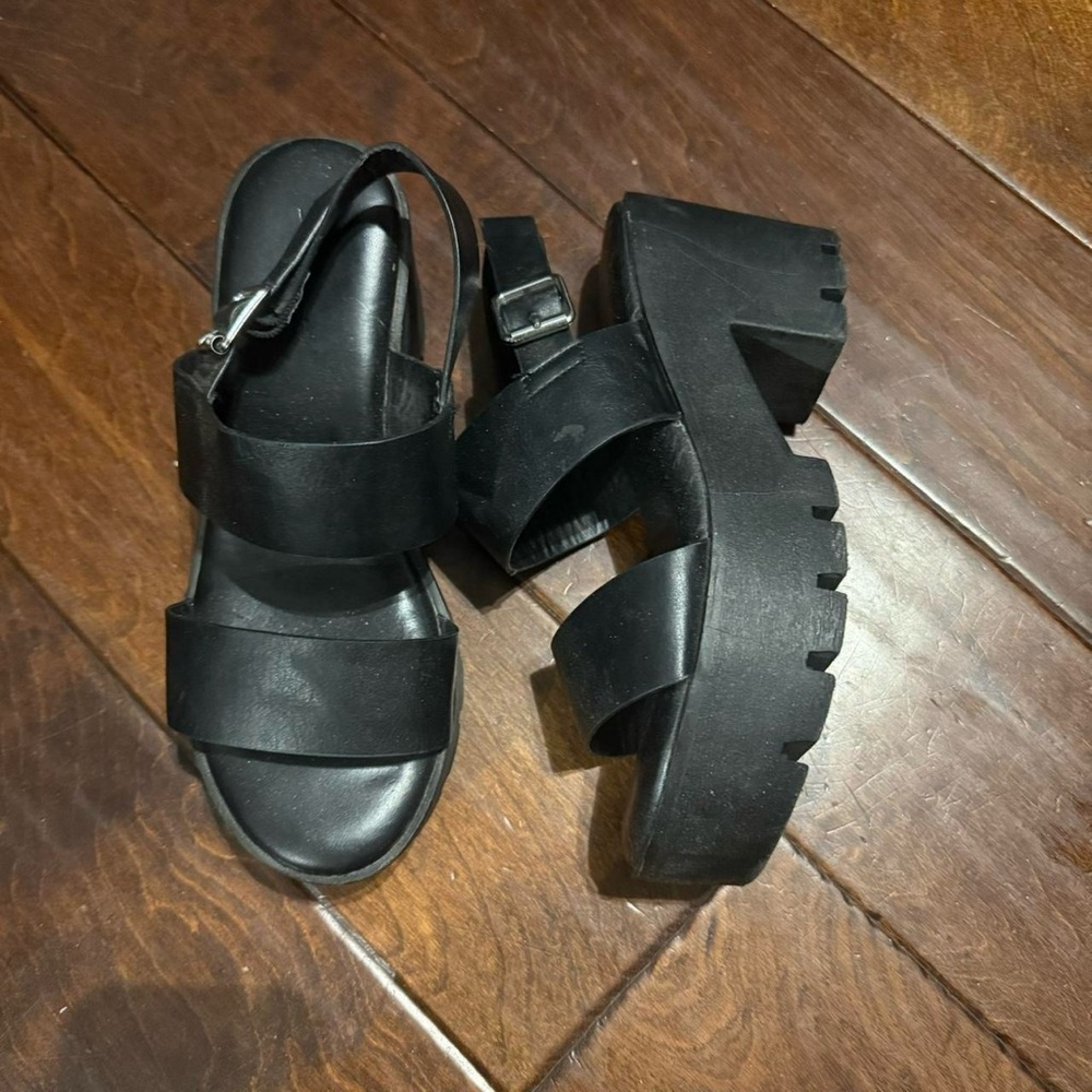 Black Platform Sandals
